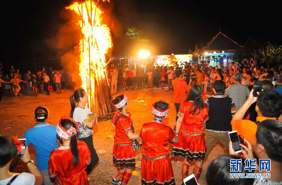 600多名云南老乡相聚广州七月火把节