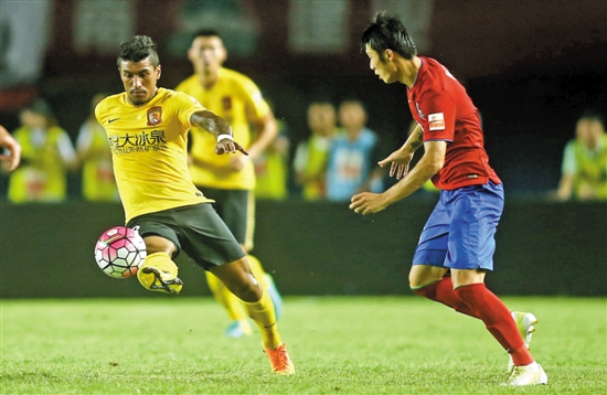 恒大郑智被罚下场 2比1力克河南建业