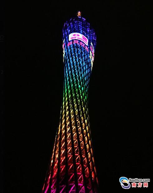 台风妮妲来临 广州塔红色台风预警不停转动