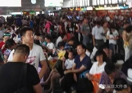 开往深圳北一高铁停电故障!车厢40℃似蒸笼