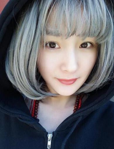 杨幂扮白发美少女 原来大幂幂是漫画迷