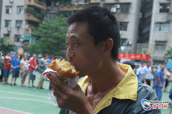 广州市越秀区为环卫工人健康上保险