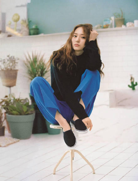 微微一笑很倾城!冰山公主郑秀晶表情不再冰冷