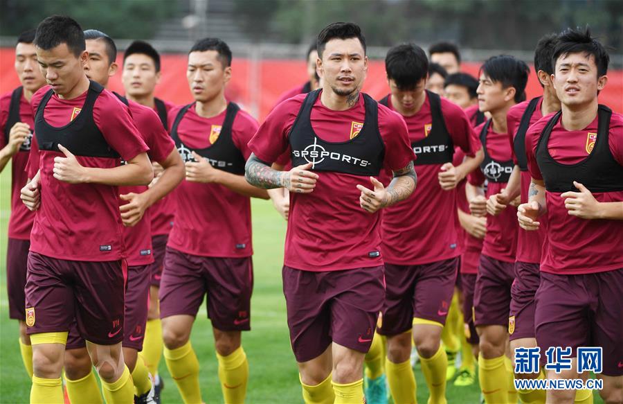 足球--国足备战世预赛