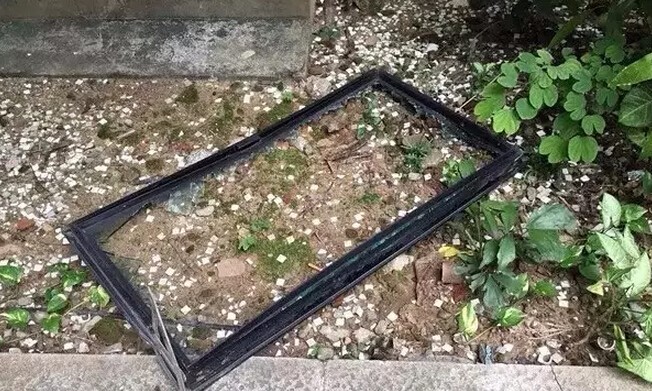 广州一清洁阿姨9楼擦窗 连人带窗坠楼身亡- 新华网