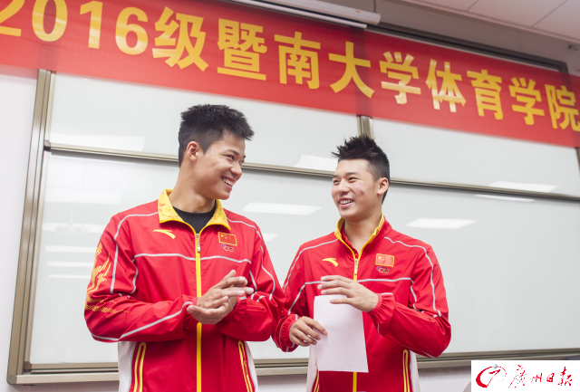 陈艾森苏炳添出席暨大新生开学礼 人气爆棚!