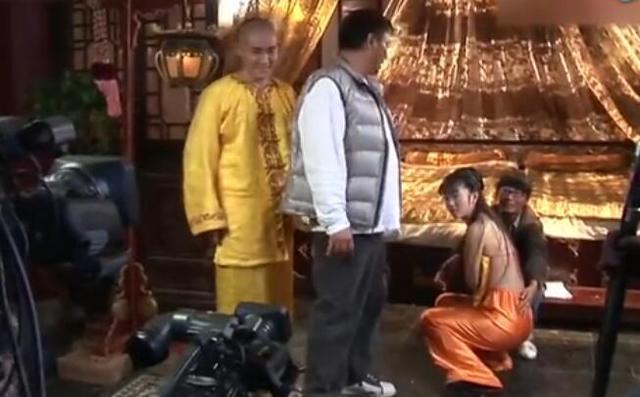 明星拍戏幕后花絮 赵丽颖井宝都经历过的尴尬