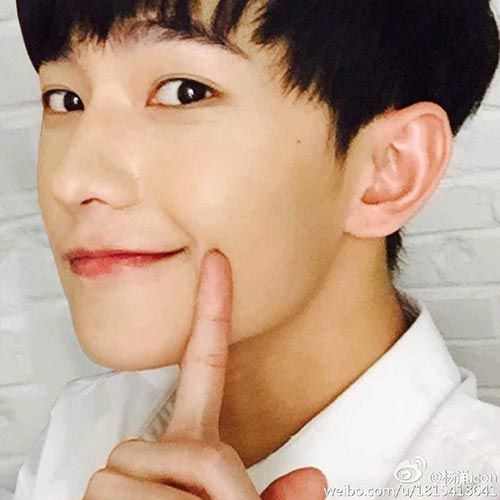 男星卖萌大PK谁最萌 杨洋鹿晗爱嘟嘴 李易峰剪