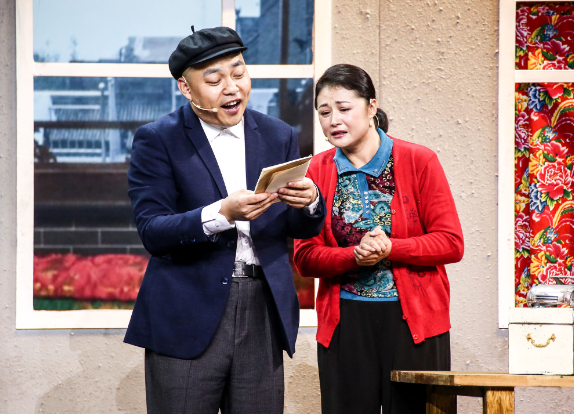 《喜剧总动员》欧弟相声首秀 黄健翔代班吴秀