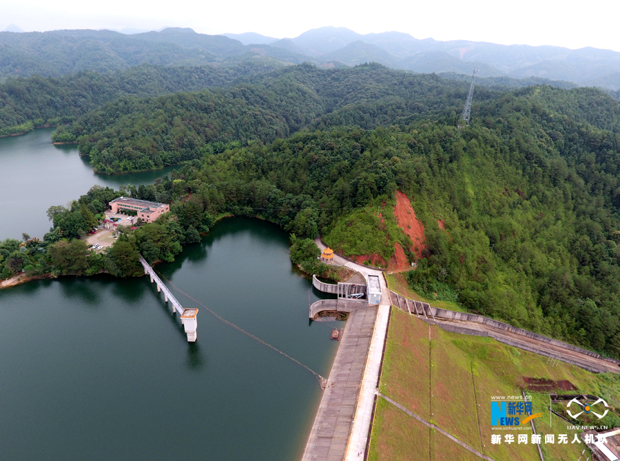 【飞阅中国】航拍广东平远龙湖 秋景瑰丽