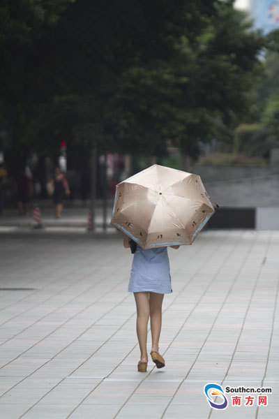 广州今日清晨迎来一场降雨气温最低降至21℃