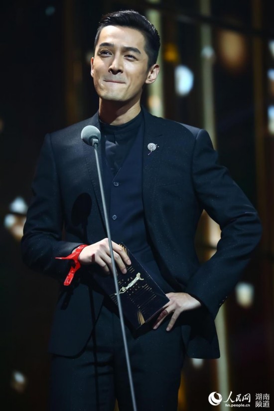 金鹰节胡歌拿两奖成大赢家 赵丽颖双喜临门(组