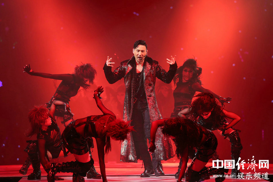 张学友携巡演开唱 重现30余年经典曲目