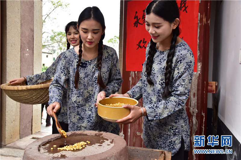 妹子蒸酒汉子拉面 河源举办首届客家乡土文化