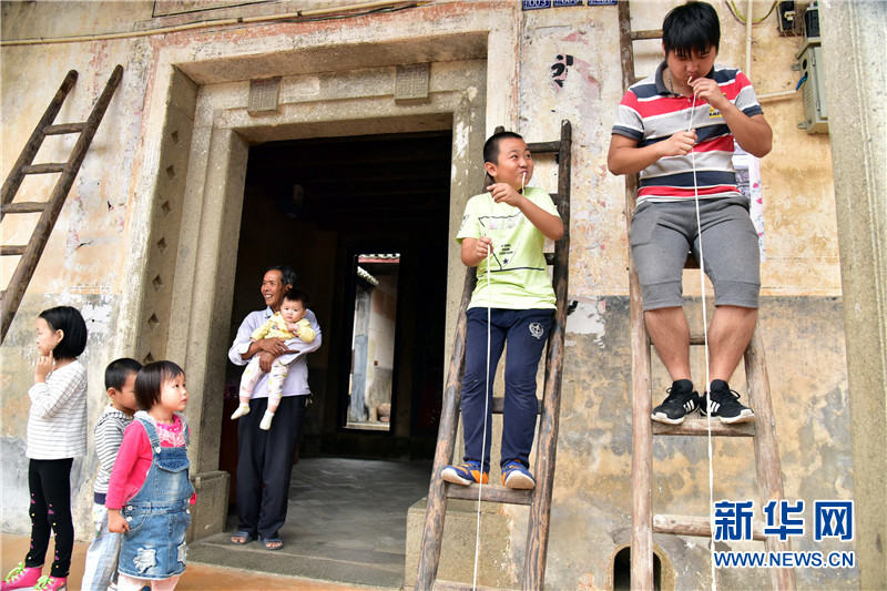 妹子蒸酒汉子拉面 河源举办首届客家乡土文化