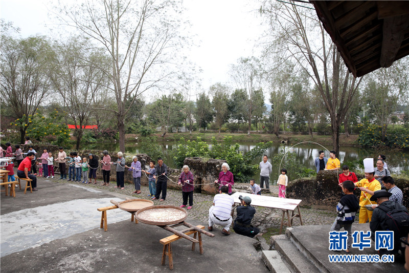 妹子蒸酒汉子拉面 河源举办首届客家乡土文化