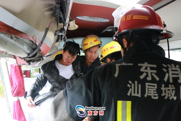 沈海高速公路交通事故致3死12伤 汕尾消防火速