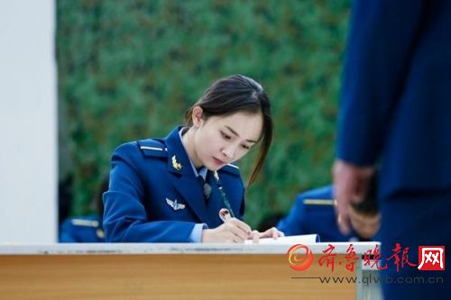 《真正男子汉》杨幂要唱歌啦!神曲 爱的供养 重