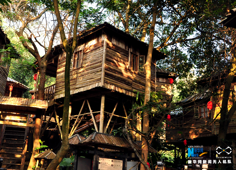 航拍广东英德天门沟树上温泉