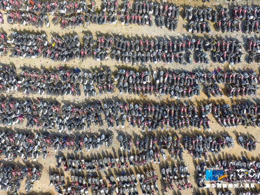 航拍广东潮州摩托车坟场 上万辆报废车待处理