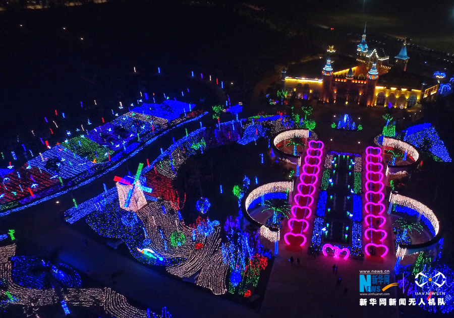 航拍佛山鹭湖奇幻灯光节 浪漫灯海美轮美奂