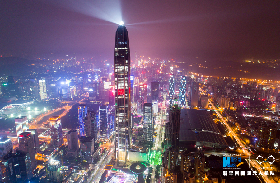 航拍深圳平安金融中心 灯光炫彩美不胜收_广东百姓生活新闻网_百姓新闻_服务百姓 关注民生