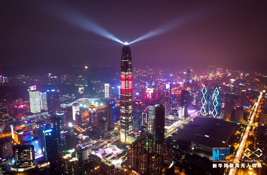 航拍深圳平安金融中心 灯光炫彩美不胜收