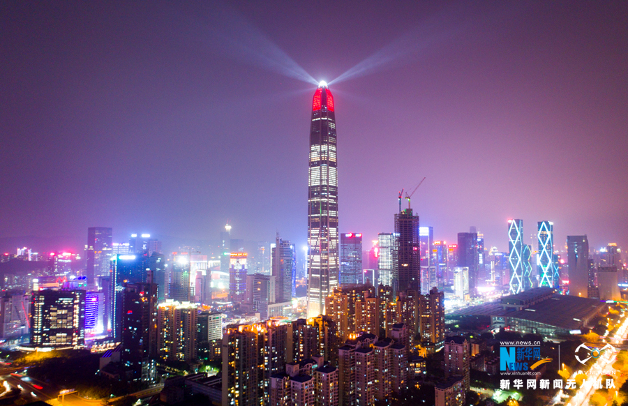 航拍深圳平安金融中心 灯光炫彩美不胜收