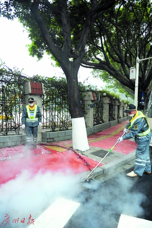 广州道路保洁有妙招 蒸汽清洗机除地面口香糖