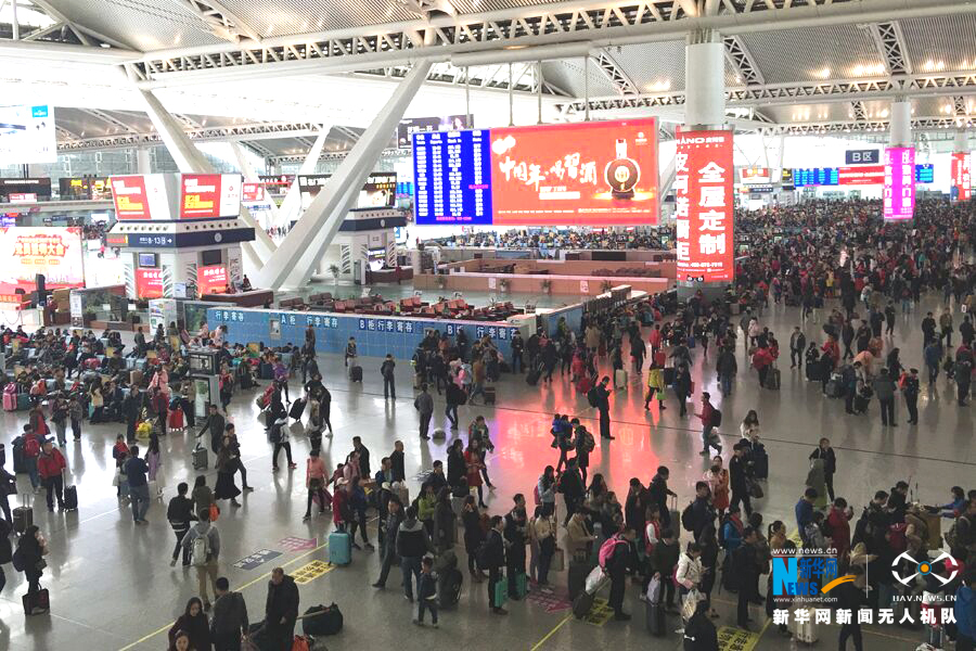 航拍春运首日:广州南站客流量迅速攀升成高峰