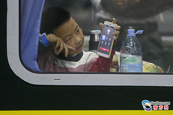 进入春运高峰,深圳站、深圳东站18日起开满22