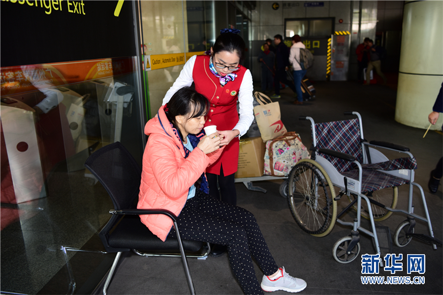 【新春走基层】广州南汽车客运站站务员用热忱