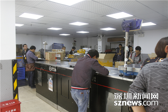 深圳月薪三四千 还能留得住快递小哥吗?