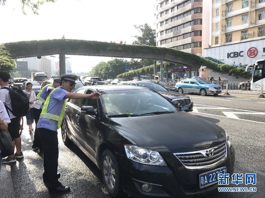 直击2017广东高考|高考首日广州2100名交警上
