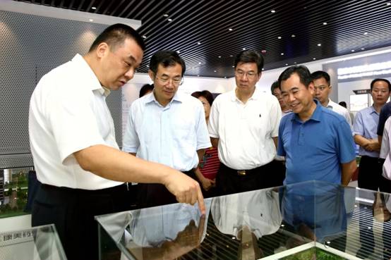 广东省地税局局长吴紫骊寄语康美药业20年:要