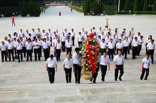 农发行广东省分行瞻仰红色教育基地 重温入党