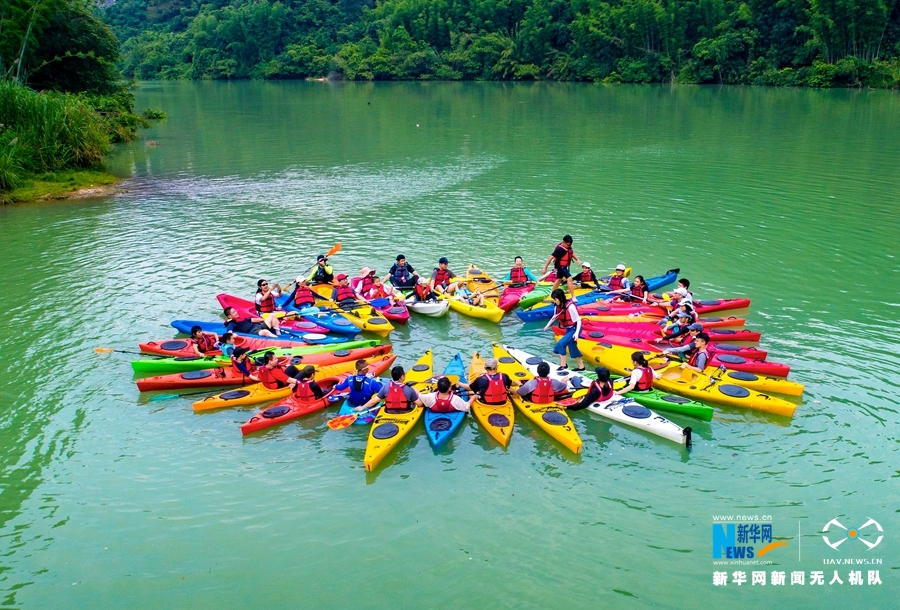 律动中国|穿越到流溪河俯瞰皮划艇劈波逐浪