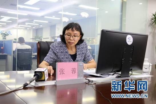 广州市国规委副主任参加12345热线接电活动