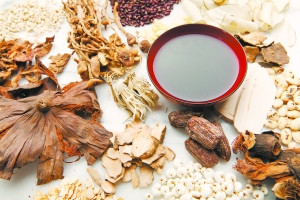 喝完中药 药渣别急著倒掉