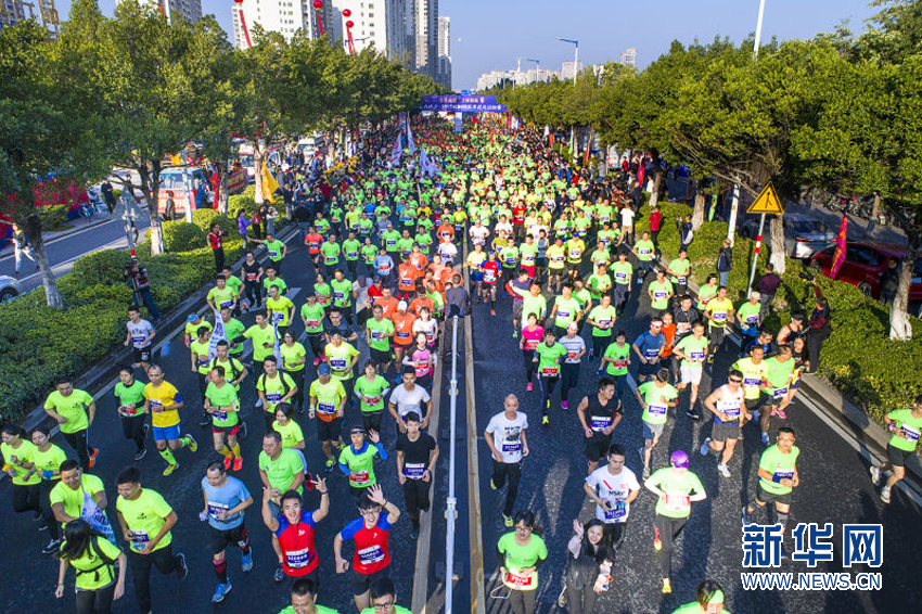 2017揭阳国际半程马拉松赛开跑