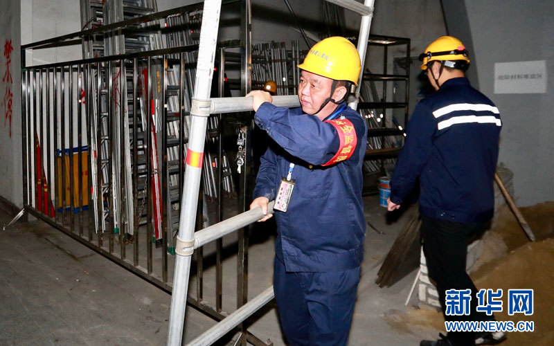 广州房建工区工长黄鹏博与八旬父亲的春运故事