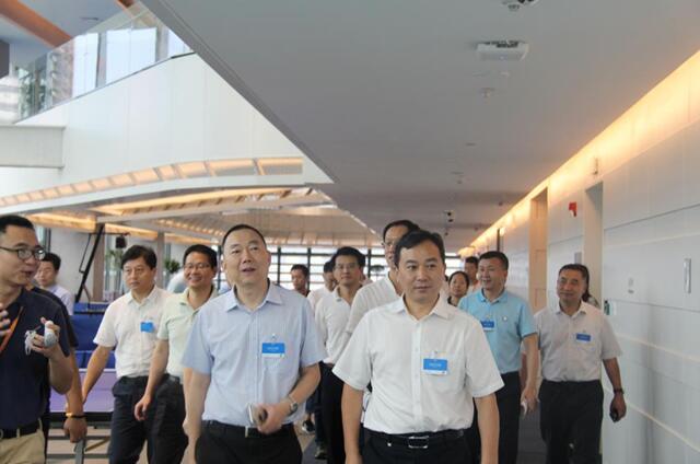 深圳市建筑工务署参观腾讯滨海大厦项目