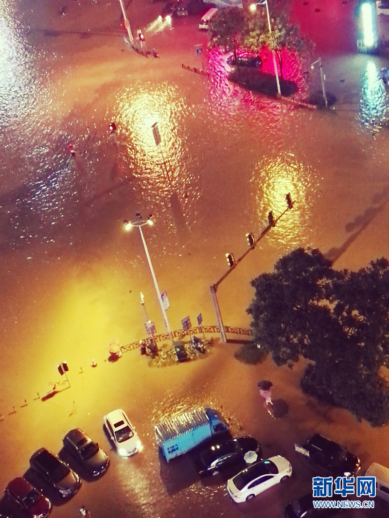 广州橙色暴雨预警 明后天仍有大暴雨