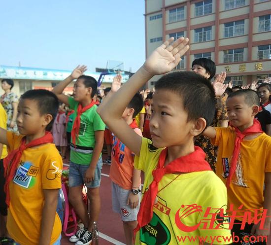 汕头929所中小学按时开学灾后图片迎搭建第一积木开学小学师生图片