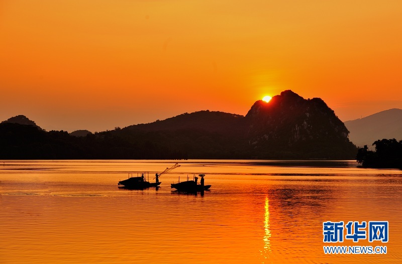 广东肇庆举办 2018年七星岩观佛节观礼仪式 -