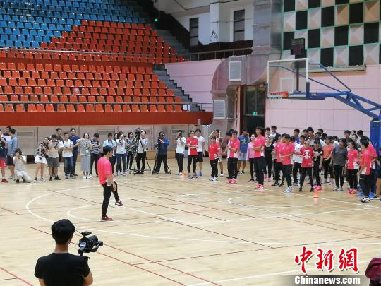 亚洲飞人苏炳添暨南大学开授第一课