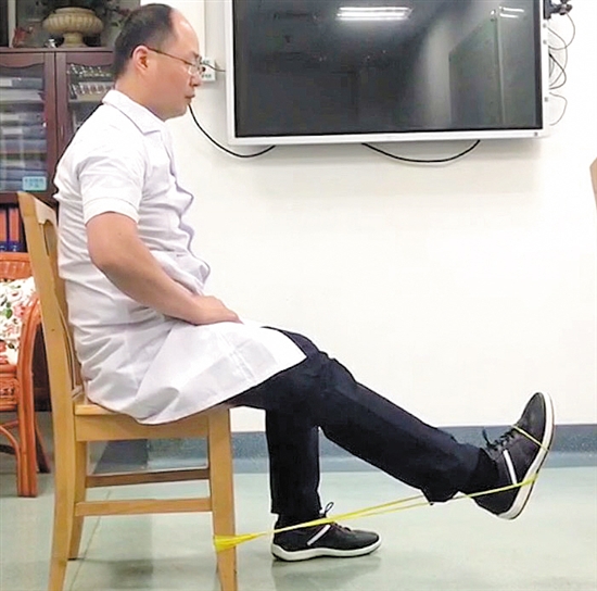 远离膝关节炎你得尽早做双腿肌肉锻炼