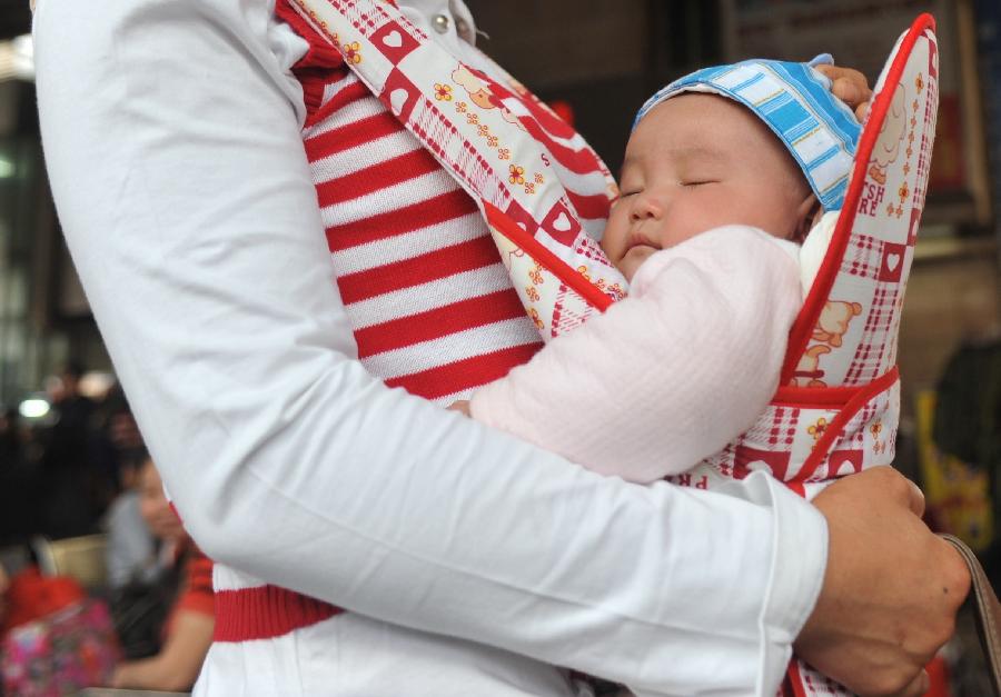 人在旅途 舔犊情深_图片频道_新华网