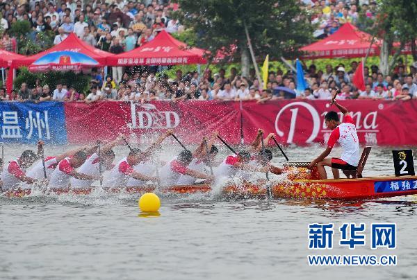 中华龙舟大赛福州站:东莞麻涌队获小组第一