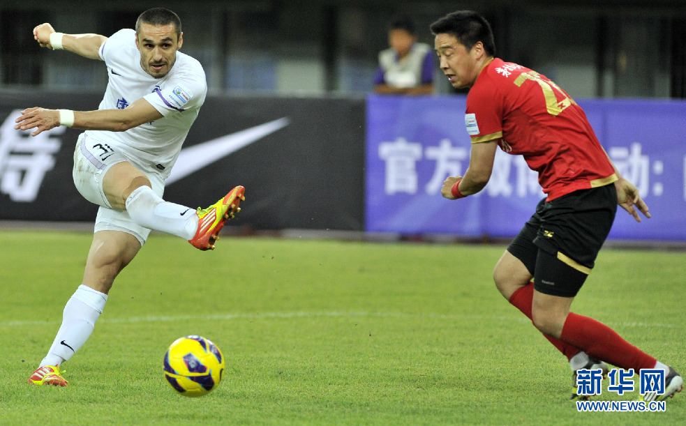 足协杯:天津泰达胜深圳红钻